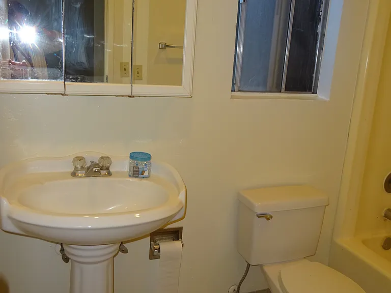 1600 Broadway St #4 — Photo 6