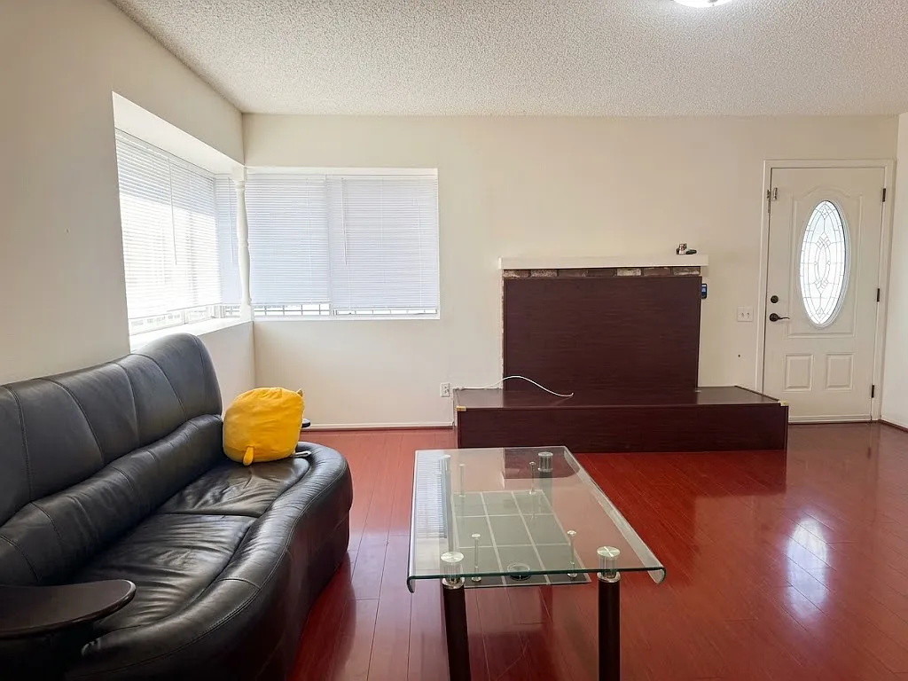 3 bed, 1247 sqft, $3,500 — Photo 3