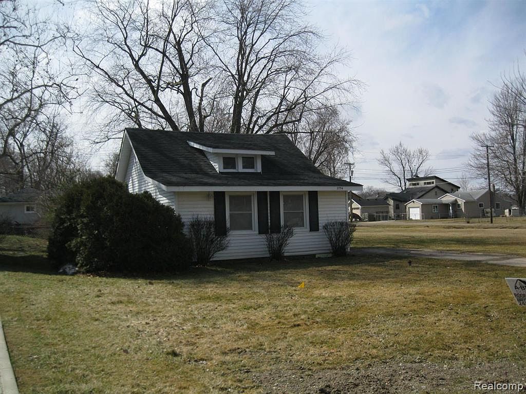 2754 Fishermans Dr, Highland, MI 48356 Zillow