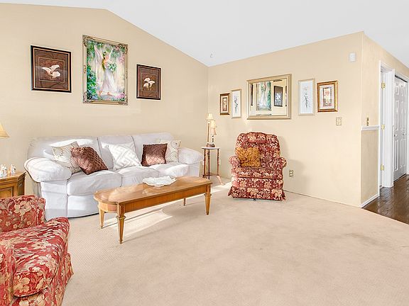 5th image of 2536 N Narrows Dr APT 6