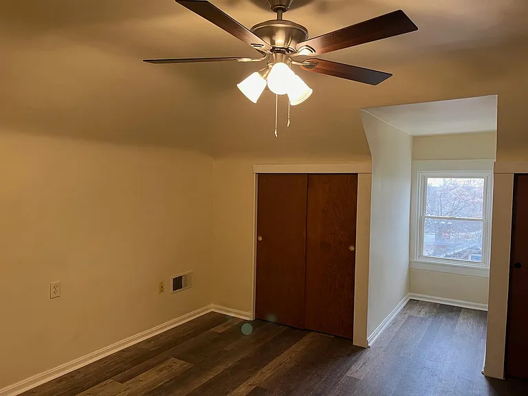 3810 Woodbine Ave #4 — Photo 6