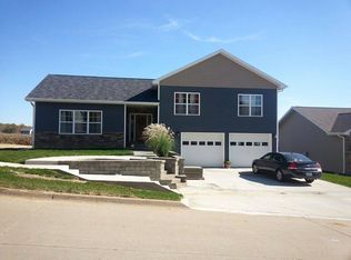 302 33rd St, FORT MADISON, IA 52627