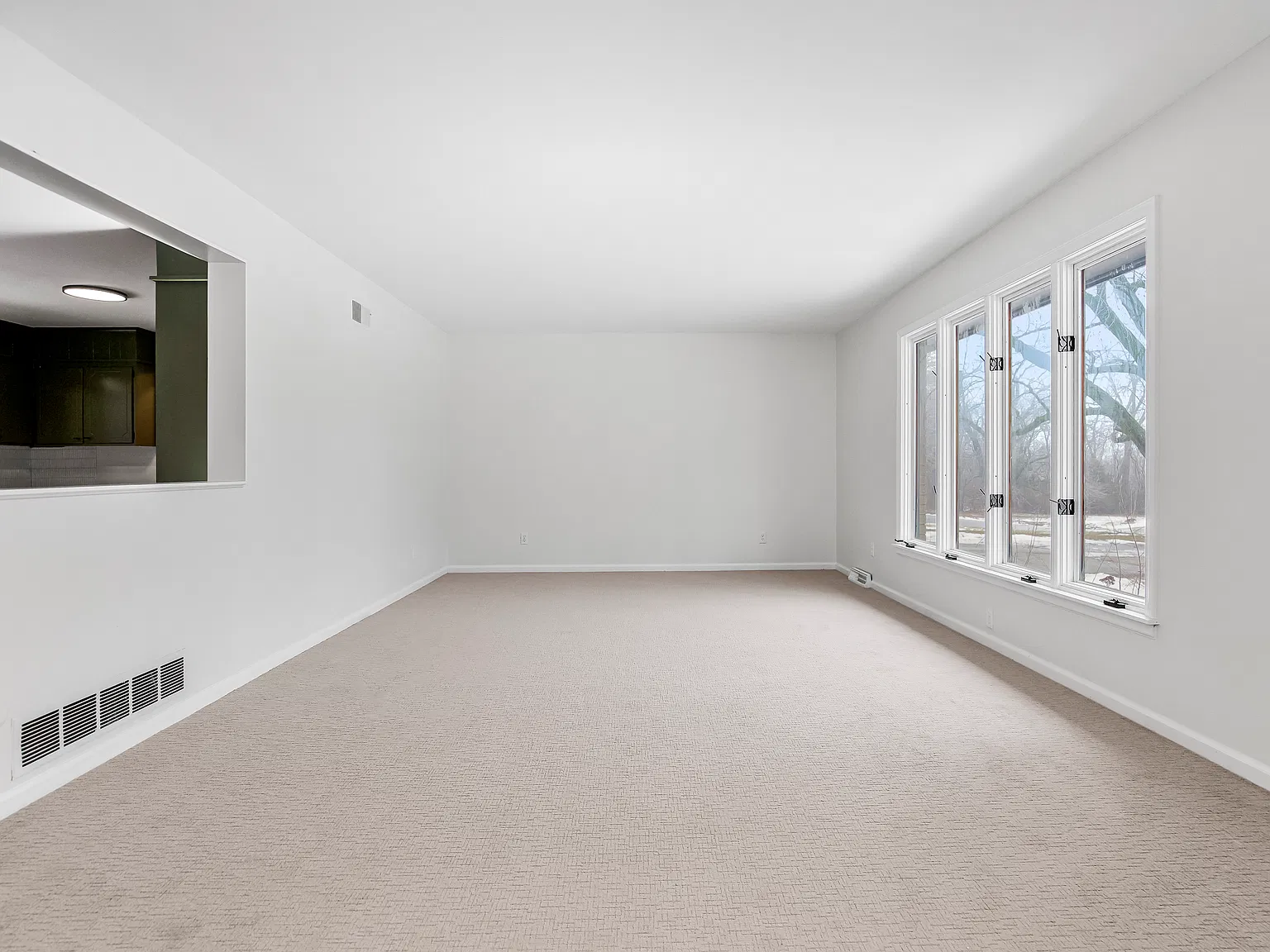 4 bed, 2.5 bath, 1798 sqft, $2,500 — Photo 3