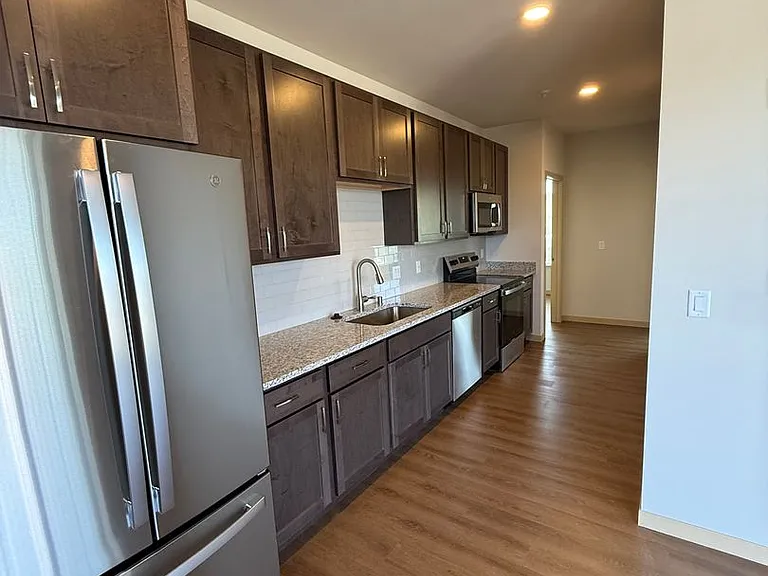 Mira Apartments — Photo 79