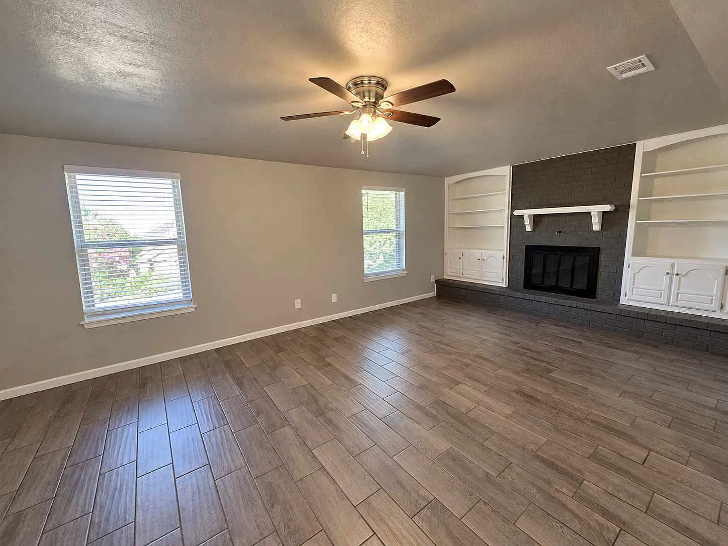 3 bed, 1355 sqft, $1,700 — Photo 2