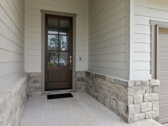 4th image of 134 Patrick Herndon Dr
