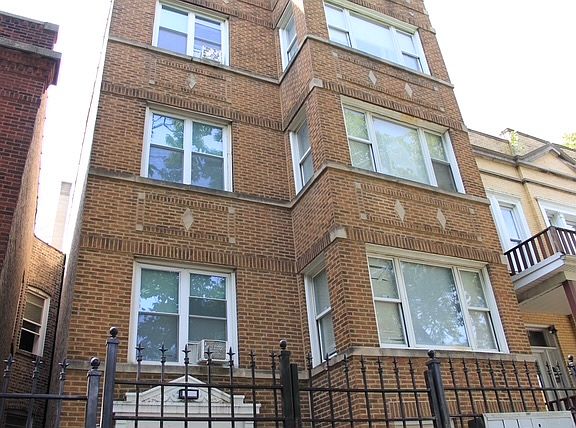 3rd image of 1504 S Hamlin Ave