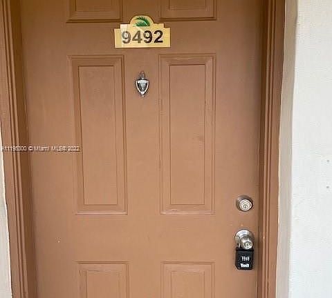 3rd image of 9492 Palm Cir S Unit 9492