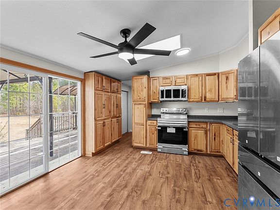 5th image of 4772 Carsley Rd