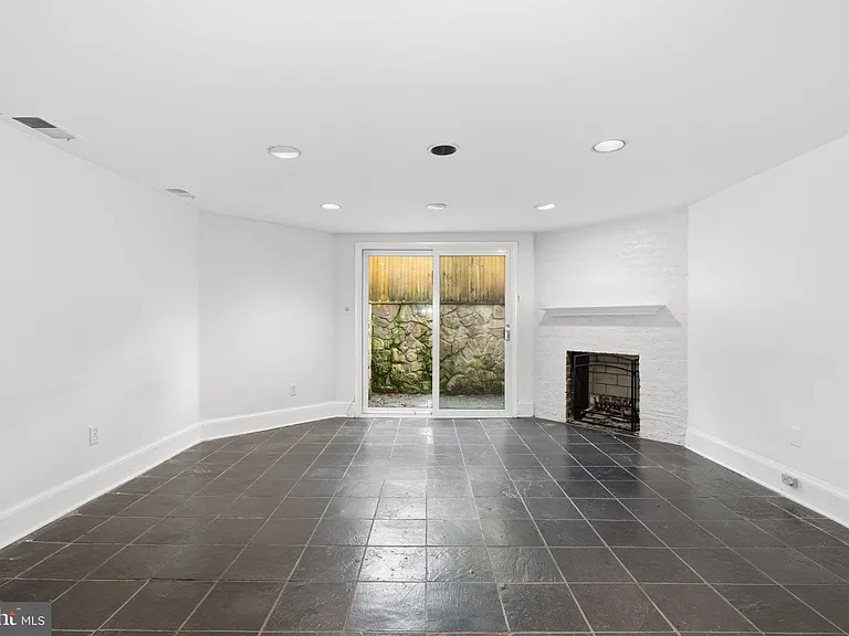 308 E Capitol St NE #11 — Photo 11