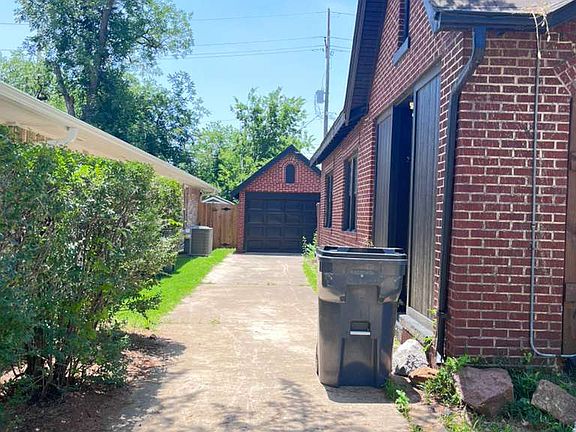 2nd image of 414 NW Arlington Ave