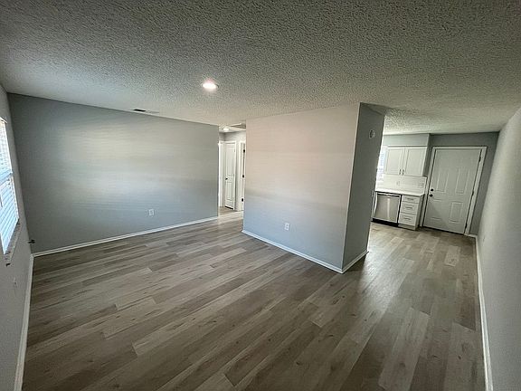 2nd image of 801 Avenue M SW #801