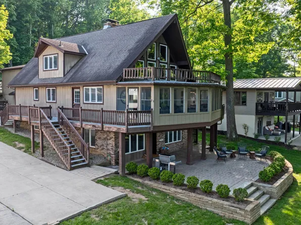 489 Lakeview Heights Dr, Howard, OH 43028
