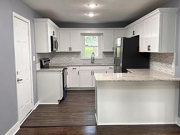 3rd image of 2825 N 76th St