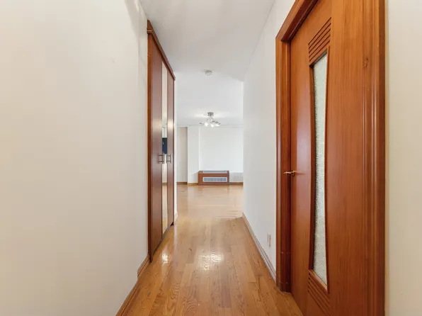 2964 Brighton Sixth Street image 6 of 26