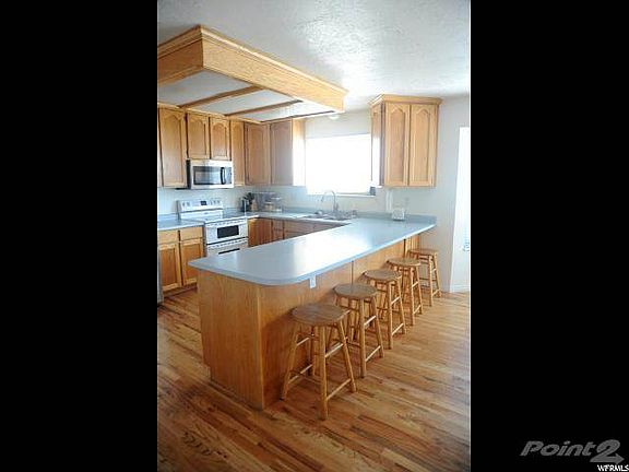 2nd image of 572 Skyline Dr