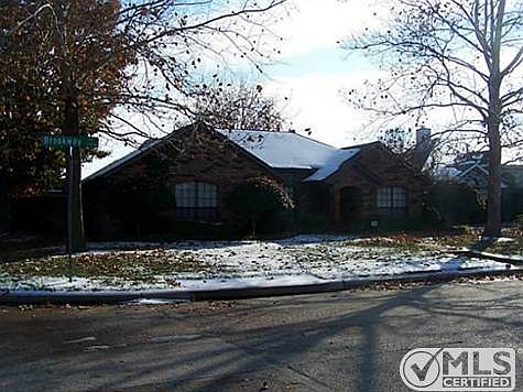 1st image of 3901 Brookway Dr