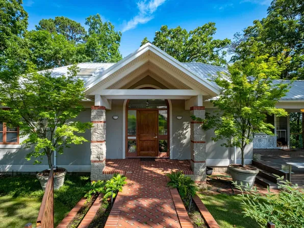 2 Point Cir, Little Rock, AR 72205