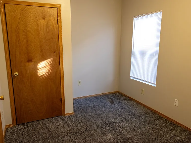 415 N Walnut St — Photo 8
