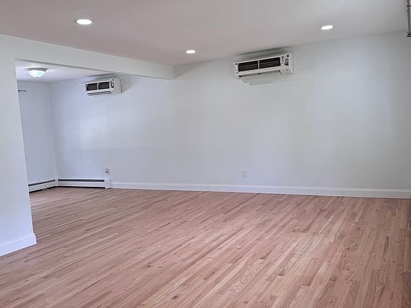 4th image of 62 Shady Ln Floor 1