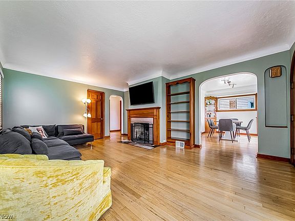 3rd image of 7415 Jameson Rd