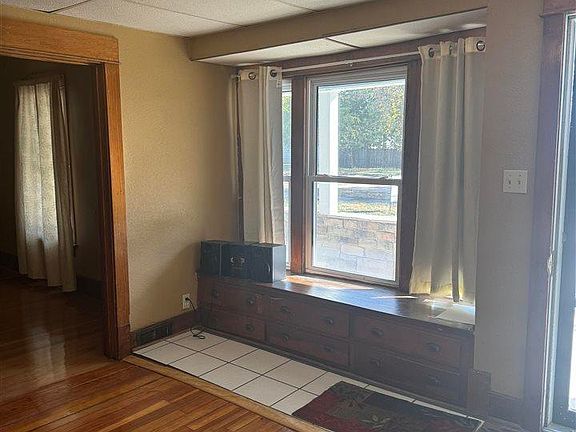 5th image of 1120 Sheridan St