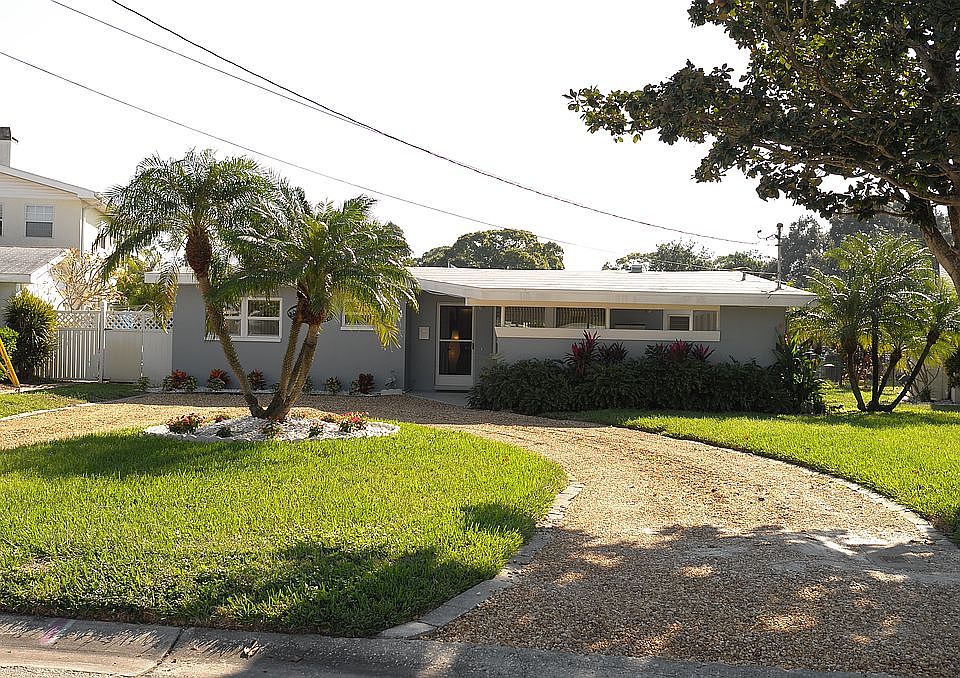 1st image of 214 Sunlit Cove Dr NE