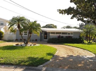 214 Sunlit Cove Dr NE, Saint Petersburg, FL 33702