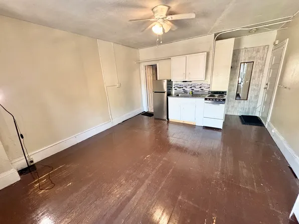 126 Saint Marys St #10, Boston, MA 02215