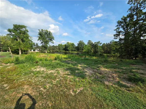 476 Cambridge Dr, Medina, OH 44256