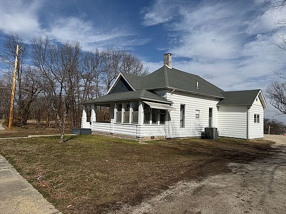 2nd image of 3 S Hickory St