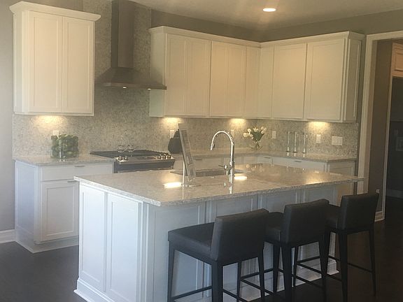3rd image of 1639 N Lake Dr