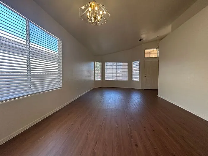 5082 W Buffalo St — Photo 15