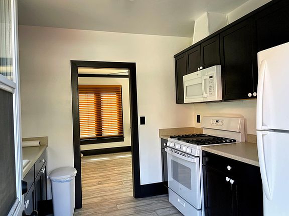 4th image of 3645 1st Ave