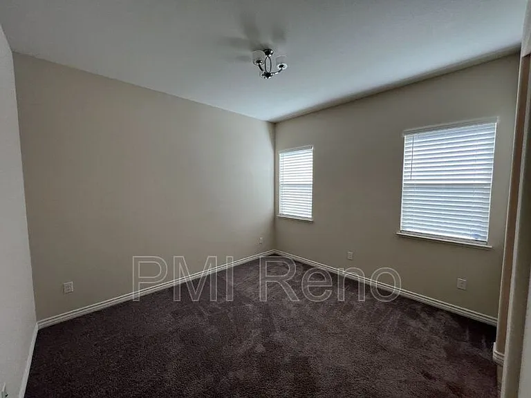 8378 Simsbury Dr — Photo 23