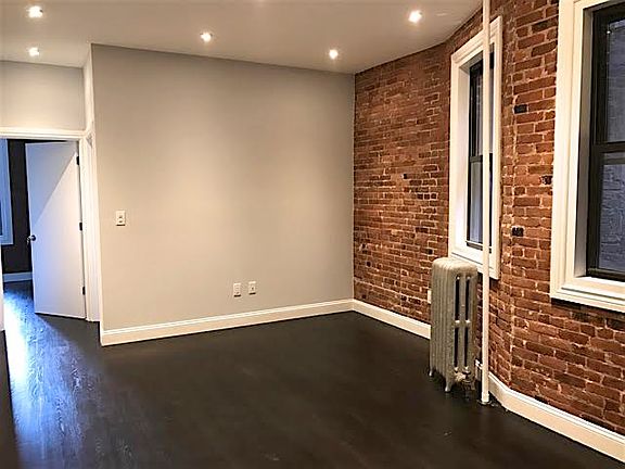 3rd image of 352 Bedford Ave APT 3R
