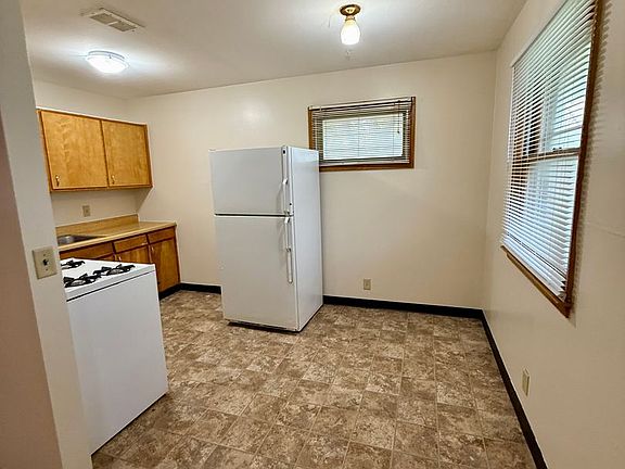 3rd image of 5430 Ervin St #1