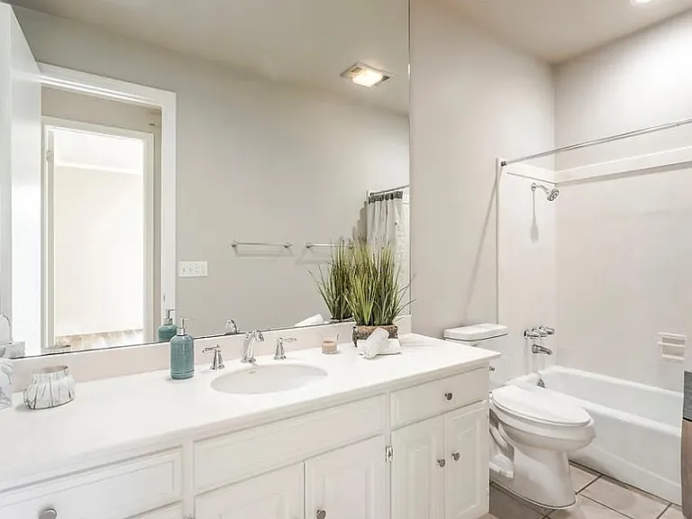 2100 Cobblestone Ct #103 — Photo 3
