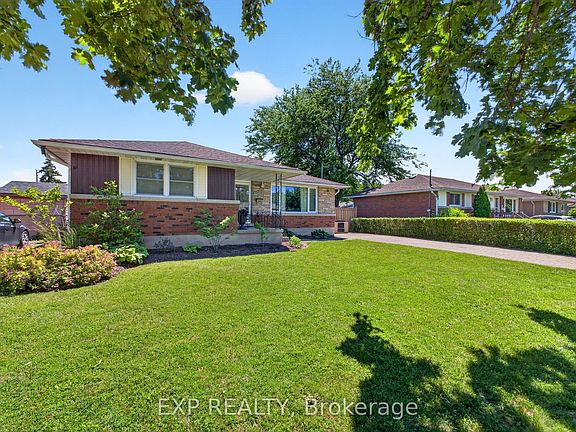 3rd image of 8 Dunraven Ave