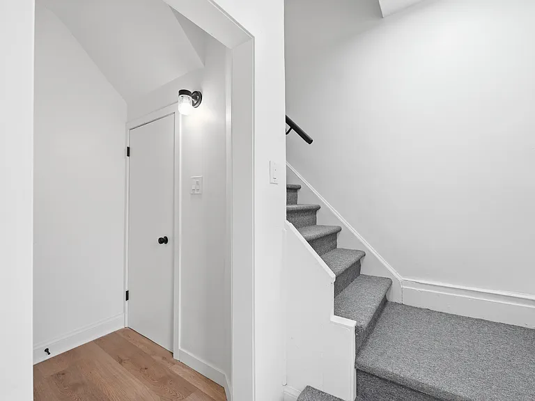 144 Arlington St — Photo 19