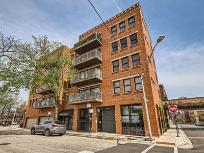 1405 N Orleans St #5N, Chicago, IL, 60610