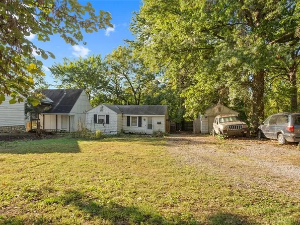 11215 W 61st Pl, Shawnee, KS 66203