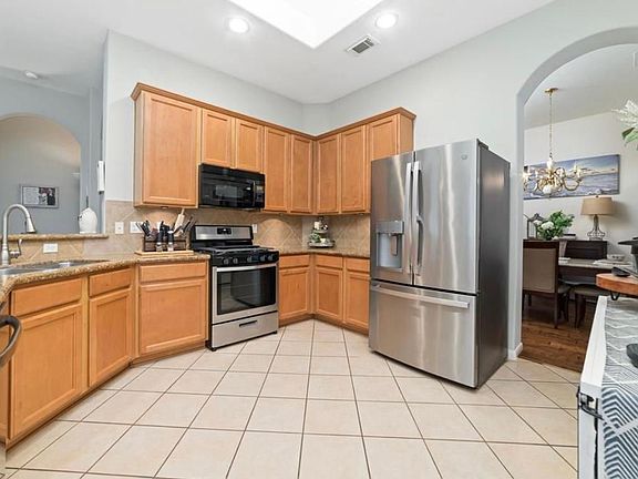 4th image of 22507 Miramar Crest Dr