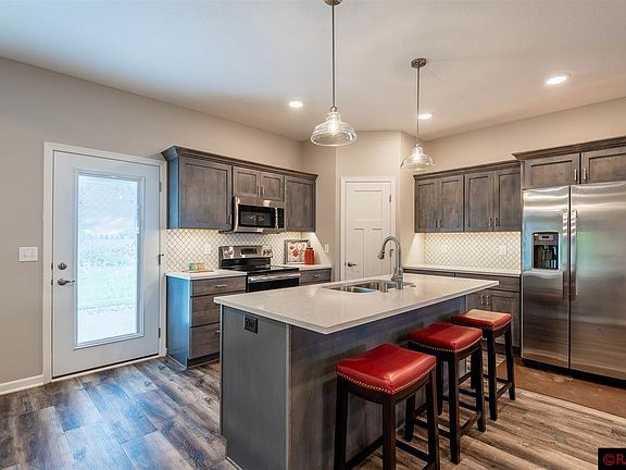 3rd image of 3122 Prairie Rose Dr