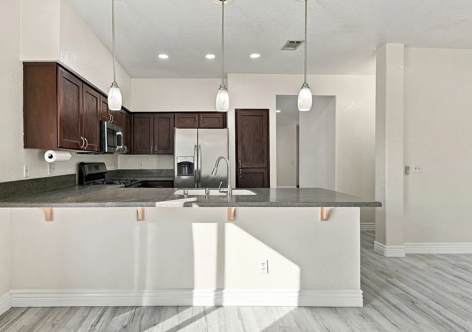 Gorgeous Two Story Home In Desert Shores — Photo 2