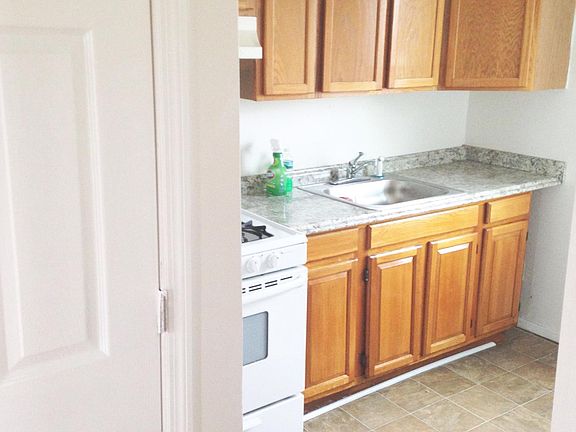 4th image of 180-10 143rd Ave #2