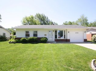 109 Oakton St, Elk Grove Village, IL 60007