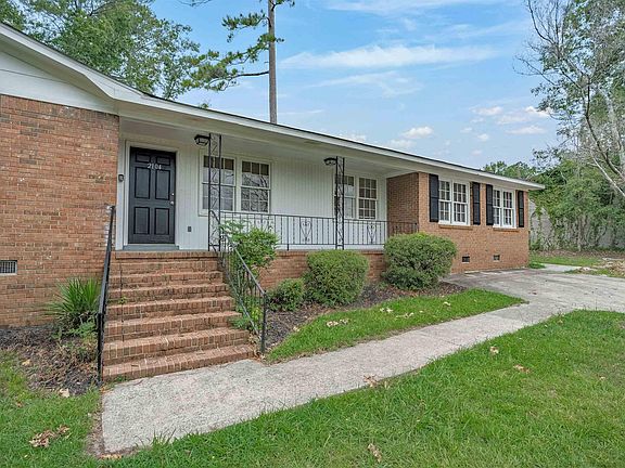 3rd image of 2104 Hillbeck Dr