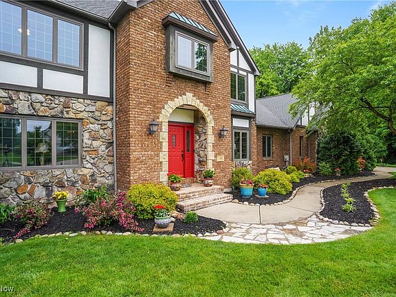 4th image of 868 Bentley Place Blvd