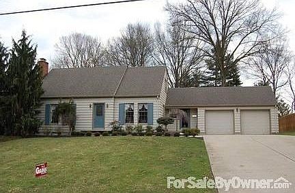 Front of home : 4 bedroom vinyl cape with the exterior just painted 2011